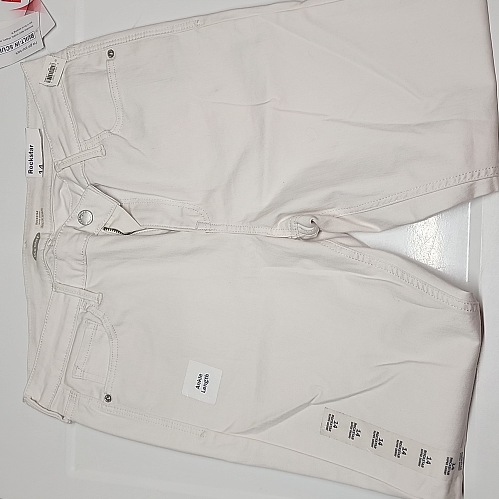 NWT; White Skinny Jeans
